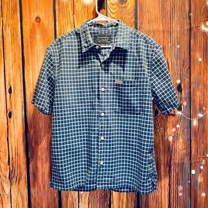 Abercrombie & Fitch fitted shirt, 100% cotton, blue plaid, made in Mauritius.